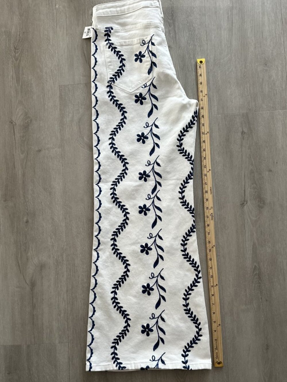 Driftwood Penelope Embroidered Wide Leg Jeans White Blue Floral Size 32 NWT - Picture 8 of 8